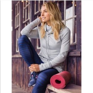 Athleta leggings admiral striped Chaturanga blue black sz M athleisure yoga